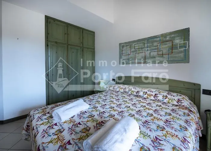 Villa 18 Baia Faro - Grazioso Bilocale Mansardato A Baia Del Faro Palau